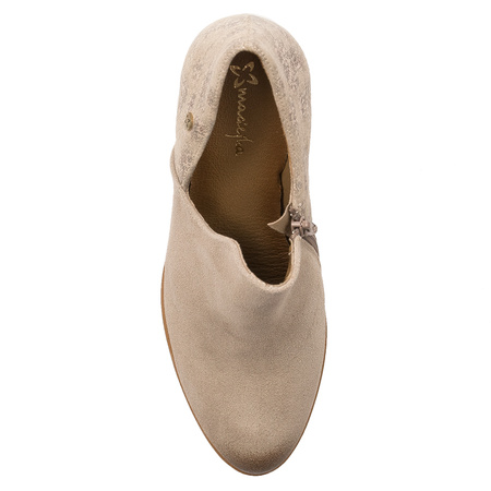 Maciejka Women's Beige Flat Shoes