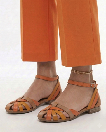 Maciejka Leather Sandals With Closed Heel on Flat Sole Orange P7539-18/00-1