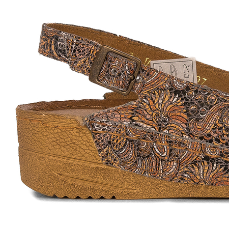 Maciejka 01974-47/00-5 Brown