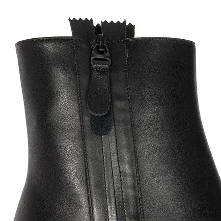 Artiker Women's black warmed leather boots