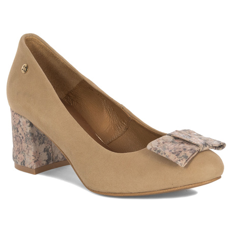 Maciejka Women's Beige Flowers Pumps