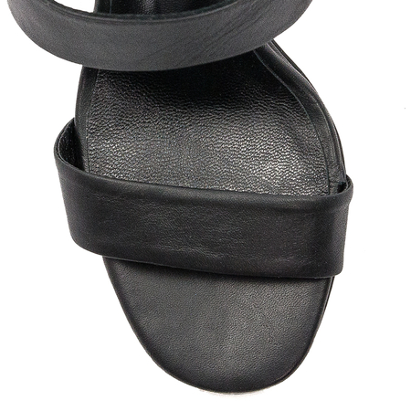 Venezia Esti Black Sandals