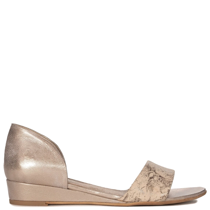 Maciejka Women Beige and Gold Sandals