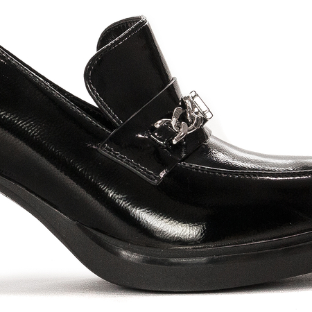 D&A Women's shoes on the post, black lacquer