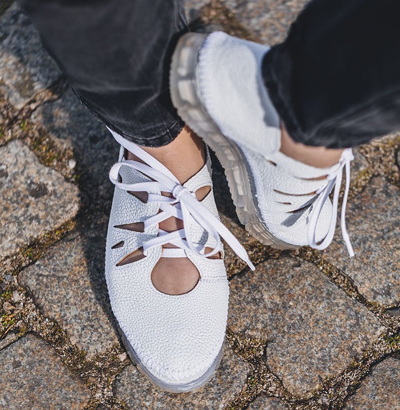 Maciejka 04449-21-00-5 White Flat Shoes