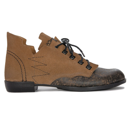 Maciejka Brown Lace-up Boots