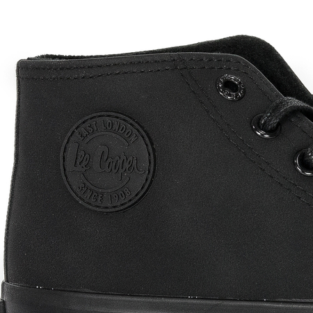Lee Cooper LCJ-21-31-0610LA Black Trainers