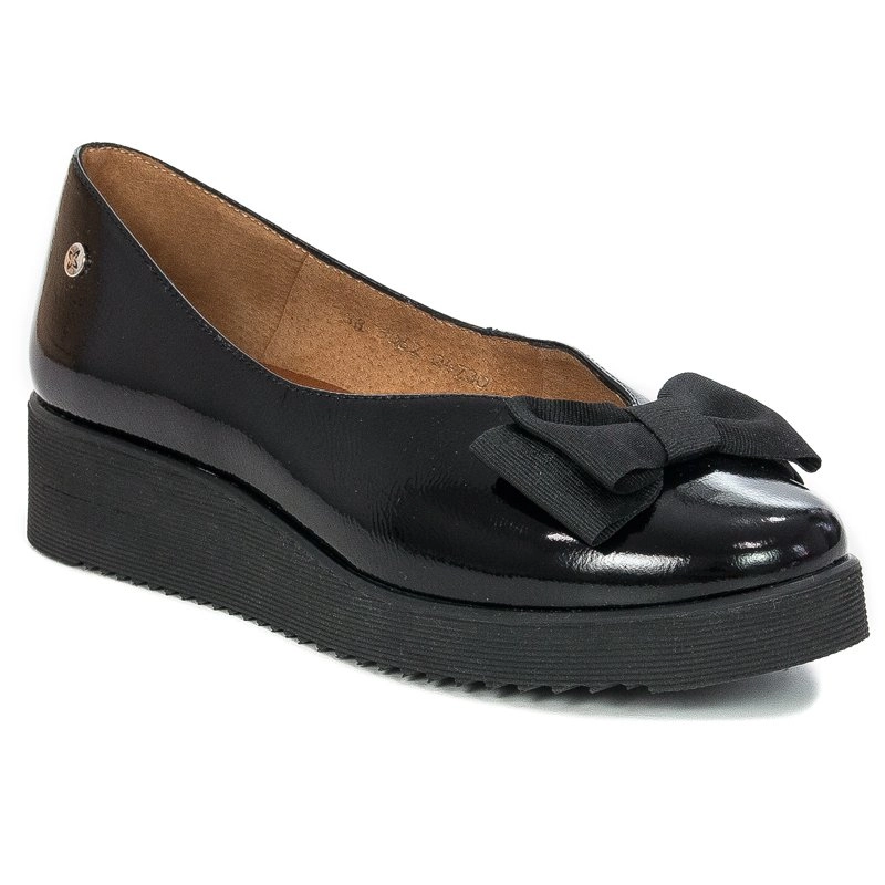 Maciejka peather patent platform slip-on loafers with bow black 05062-01/00-5