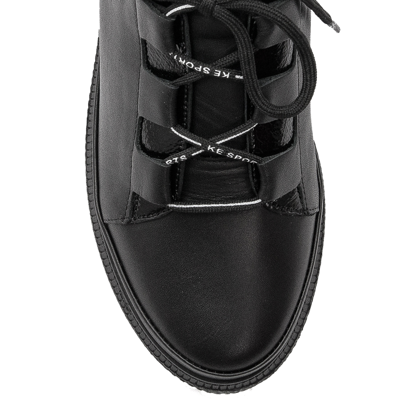 Artiker Women's black low shoes on the platform
