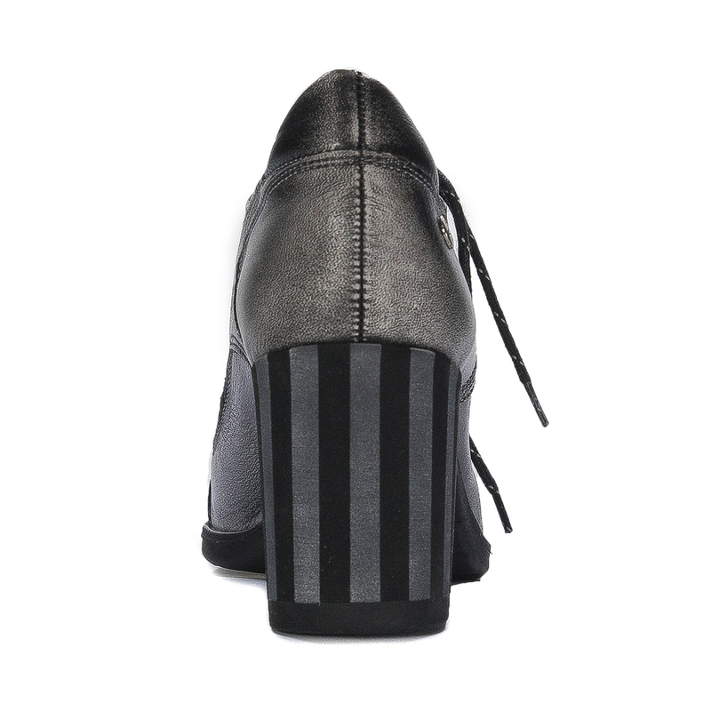 Maciejka Women's Black White Shoes
