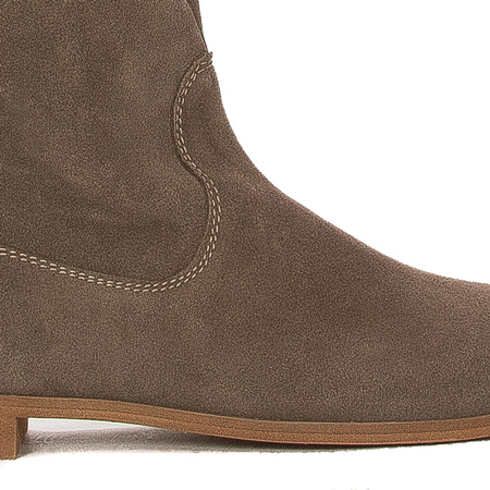 Maciejka 05790-01/00-6 Beige Knee-High Boots