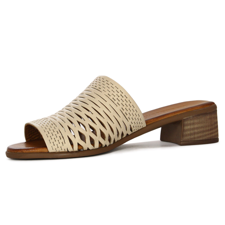 T. Sokolski Women's leather flip-flops Beige
