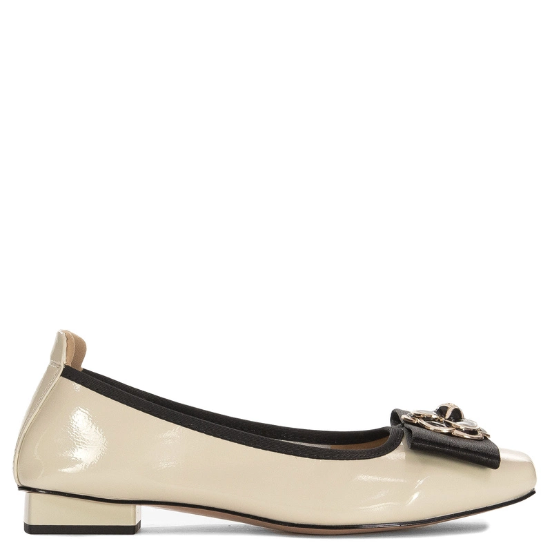 Artiker Women's Ballerinas Beige