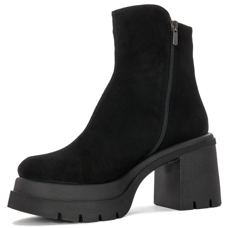 Leather Boccato boots on the Black post