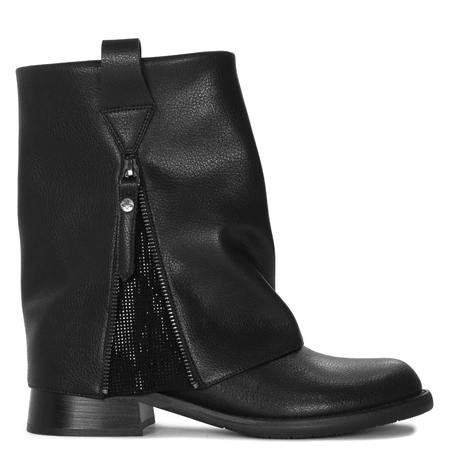 Maciejka Leather Asymmetric Ankle Boots Flat Heel Black K7213-01/00-8
