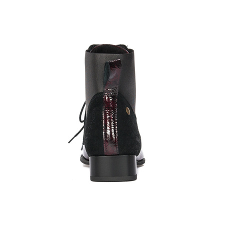 Maciejka Black women's Lace-Up Boots