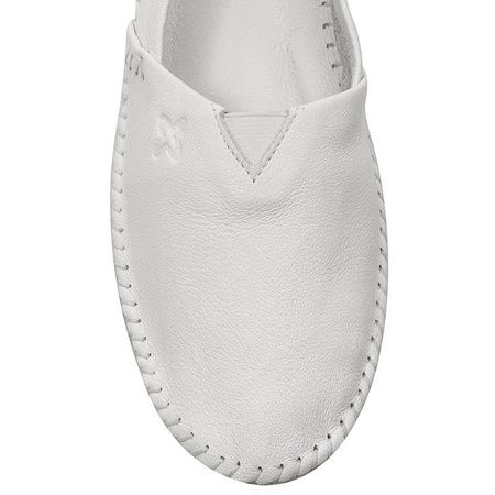 Maciejka 01930-11-00-0 White Flat Shoes