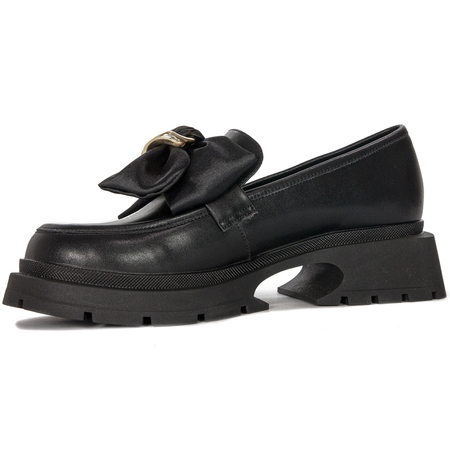 Women's leather shoes Artiker on the Black platform