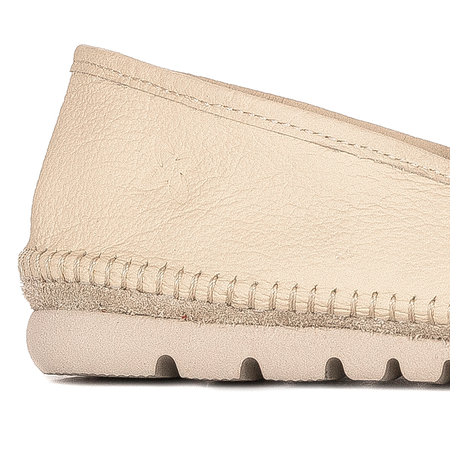 Maciejka Beige Low Shoes