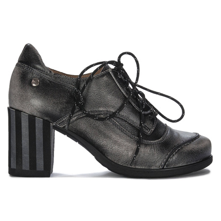 Maciejka Women's Black White Shoes