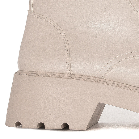 Boots Sergio insulated on the platform Beige