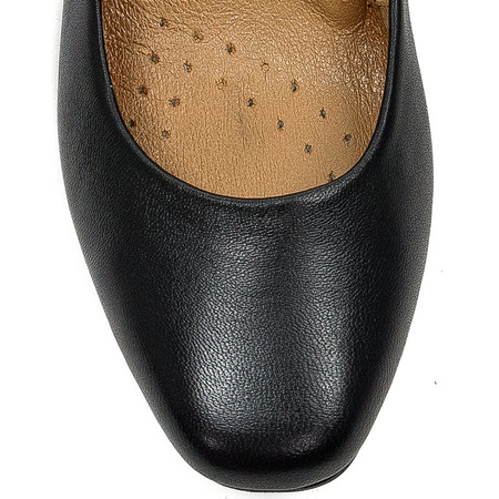 Maciejka Leather Comfortable Women’s Court Shoes Low Block Heel Black 03330-20/00-1