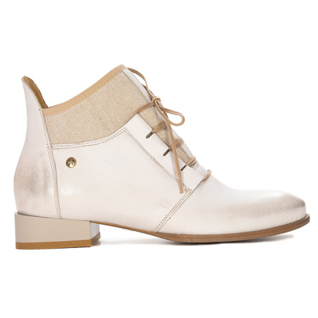 Maciejka Light Beige Lace-up Boots