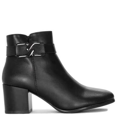 Black boots Sergio Leone on the post