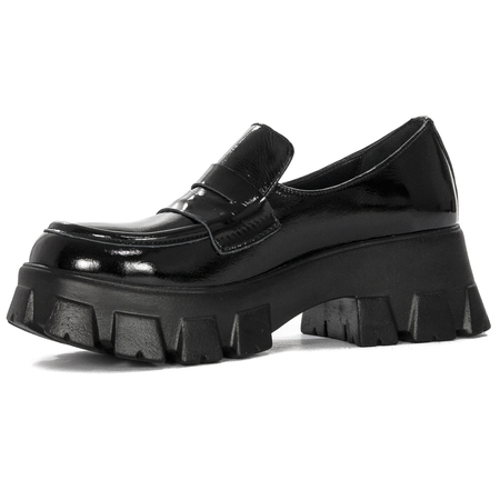 Venezia Półbuty damskie skórzane lakierowane Black czarne