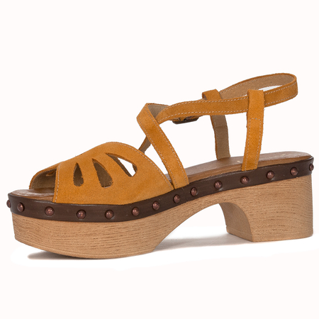 Maciejka women's Yellow velor Sandals