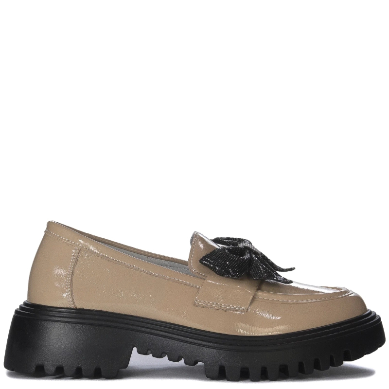 Women's leather shoes Artiker on the Beige platform