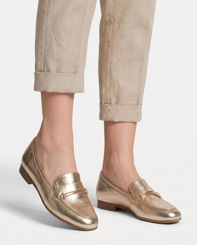 Maciejka Elegant Slip On Loafers With Gold Buckle Gold K6809-25/00-1