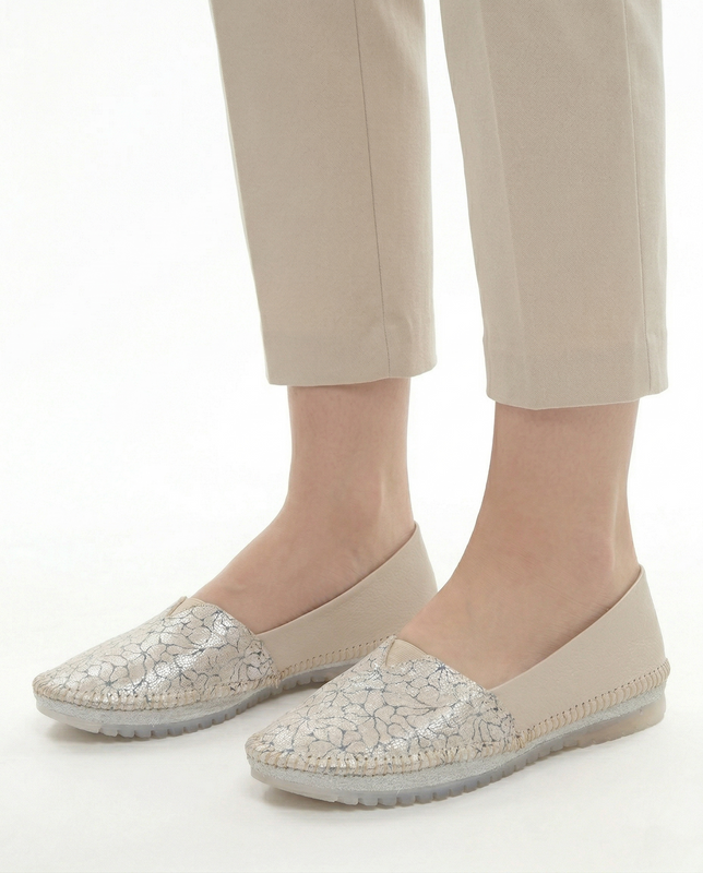Maciejka Leather Slip-On Loafers with Floral Pattern Beige 1930B-32/00-0