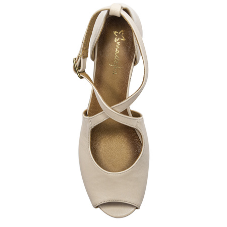 Maciejka Light Beige Pumps