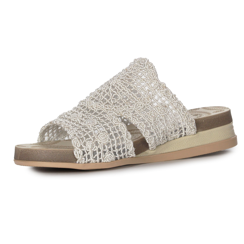 Artiker Slippers Sandals Beige