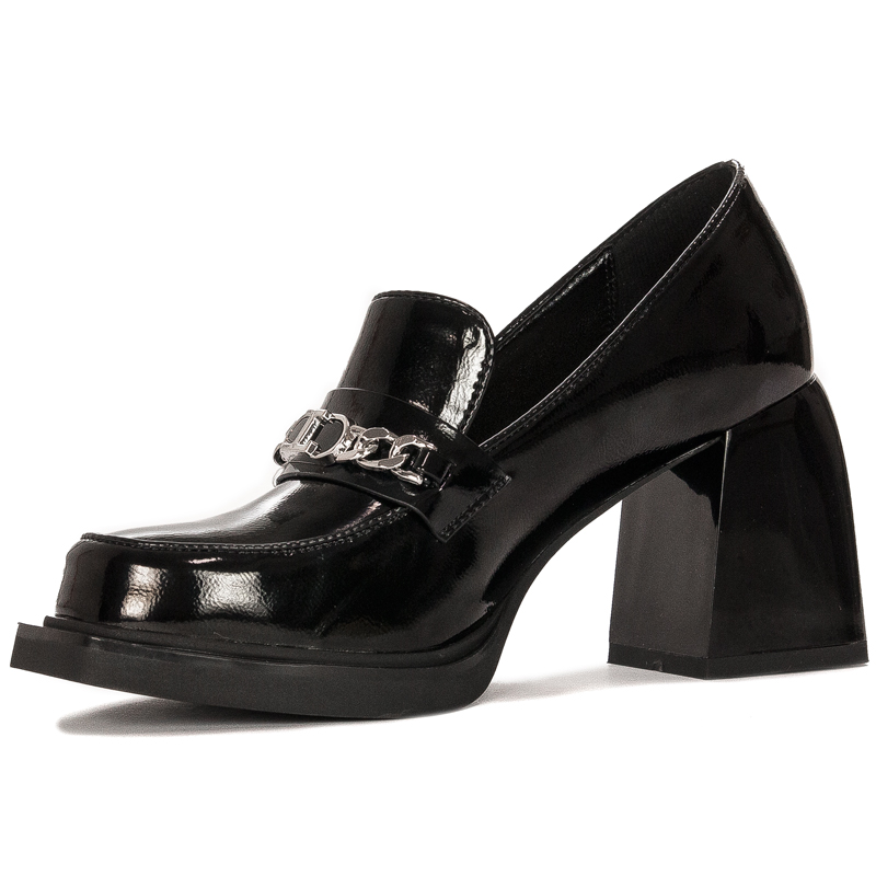D&A Women's shoes on the post, black lacquer