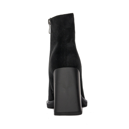 Filippo Black women's insulated boots on a post