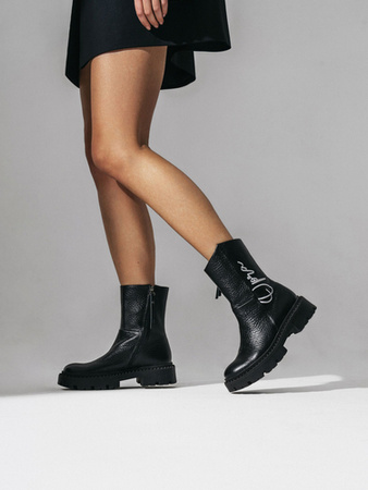 Opra Hana Women's Black Boots
