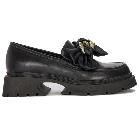 Women's leather shoes Artiker on the Black platform