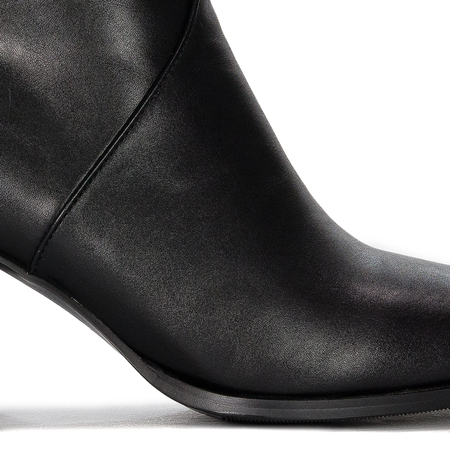 Filippo Black women's insulated boots on a post