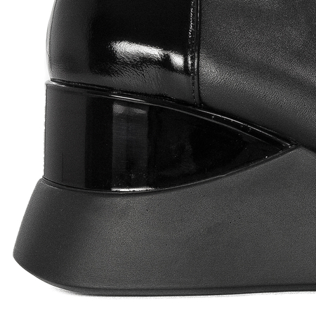 Leather Boccato boots on the Black platform