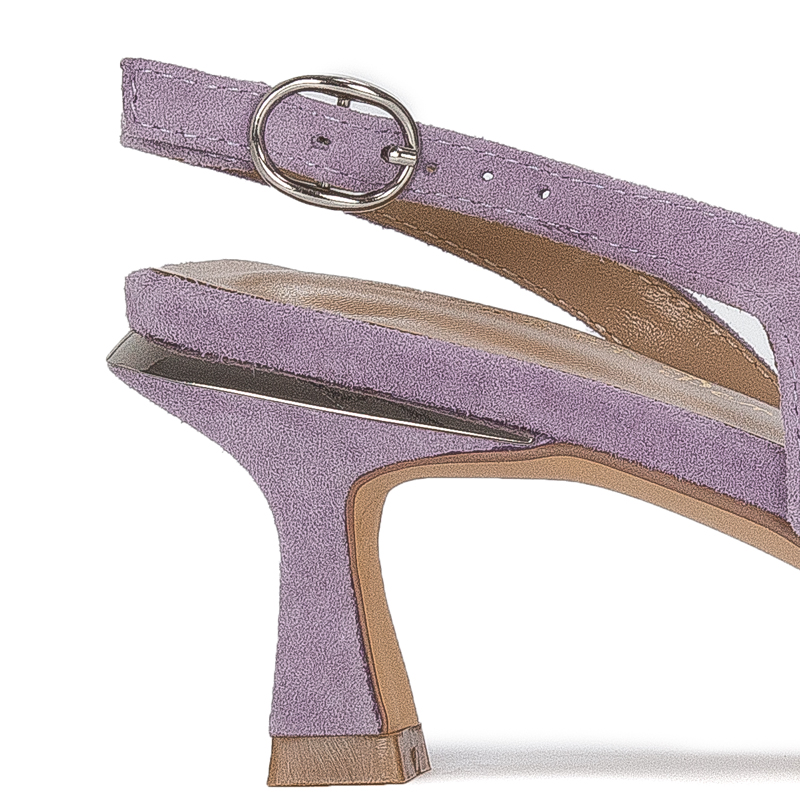 Alma En Pena Violet Pumps V23170