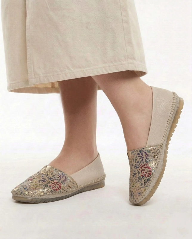 Maciejka women’s leather laser-cut loafers floral beige 1930B-04/00-0