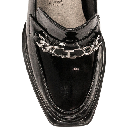 D&A Women's shoes on the post, black lacquer