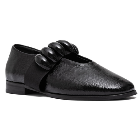 Boccato Skórzane Lakierowane Półbuty Damskie Wsuwane z Ozdobnym Paskiem Czarne 728-826-BLACK