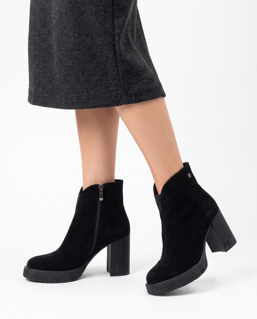Maciejka Black Suede Women's Ankle Boots K7700-01/00-7
